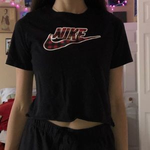 Cropped nike tee
